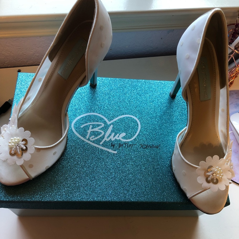 Blue by Betsey Johnson “Anise”